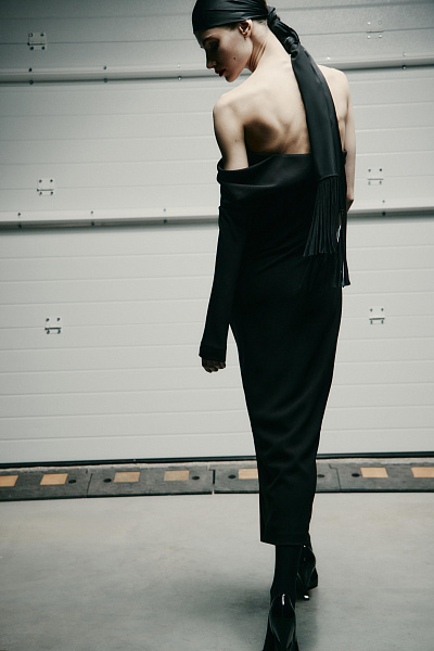 Шарф из шелка с кисточками