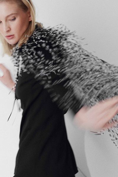 Кейп с перьями (Pre Order)